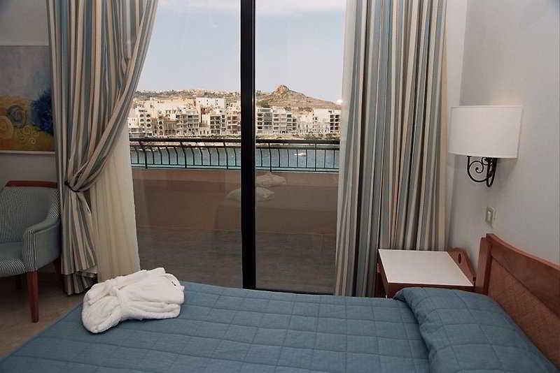 Calypso Hotel 4*